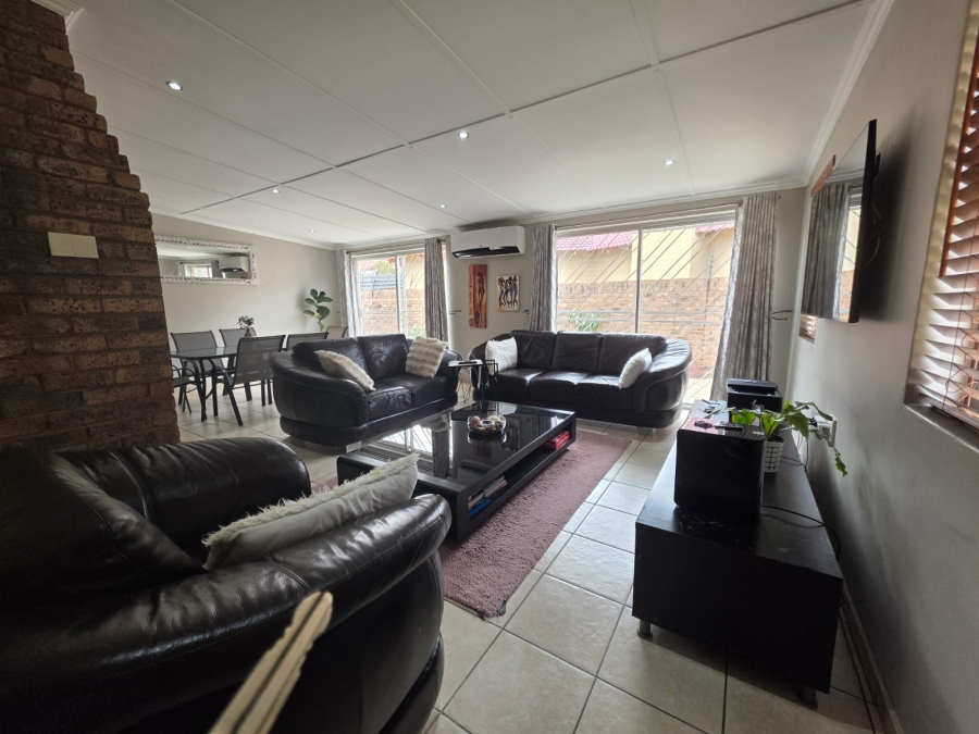 3 Bedroom Property for Sale in Carters Glen Northern Cape